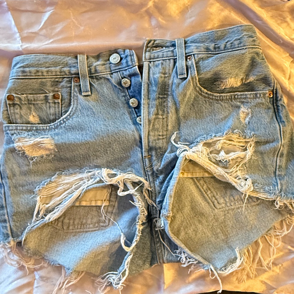 Distressed Levi’s Light Blue Denim Shorts